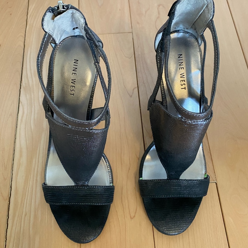 Nine West Pewter Gray Heels 3.5" Size 6